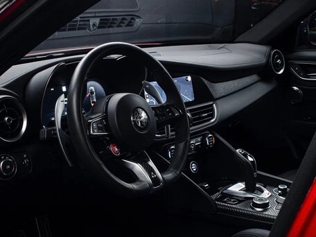 2024 Alfa Romeo Giulia Quadrifoglio II (952) Рестайлинг 2, красный, 6800000 рублей, вид 5