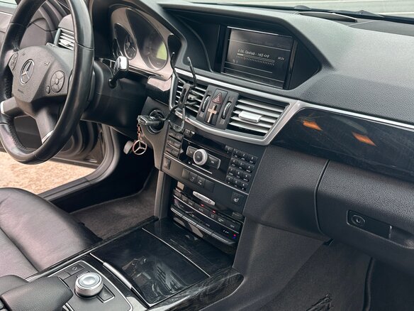 2011 Mercedes-Benz E-Класс 300 IV (W212, S212, C207), чёрный, 1750000 рублей - вид 6