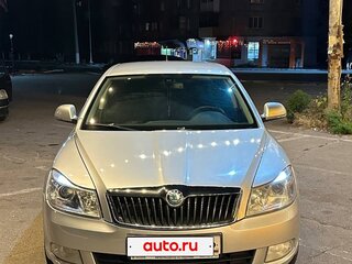 2013 Skoda Octavia II (A5) Рестайлинг, серебристый, 900000 рублей, вид 3