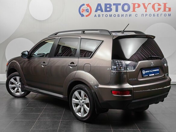 2012 Mitsubishi Outlander II Рестайлинг, коричневый, 1164000 рублей - вид 1
