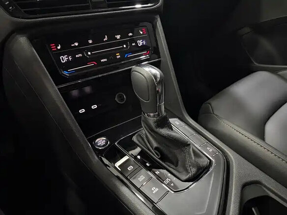 2022 Volkswagen Tharu I, серый, 1840000 рублей - вид 14
