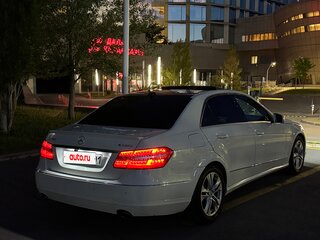 2010 Mercedes-Benz E-Класс 350 IV (W212, S212, C207), белый, 1000000 рублей, вид 3