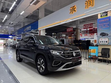 2022 Volkswagen Tayron I Рестайлинг, чёрный, 1770000 рублей, вид 3