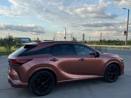 2023 Lexus RX 500h V, коричневый, 11500000 рублей, вид 5