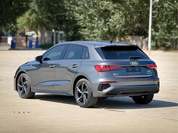 2023 Audi A3 Sportback 35 TFSI IV (8Y), серый, 2250000 рублей - вид 3