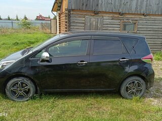 2015 Toyota Ractis II, чёрный, 800000 рублей, вид 4