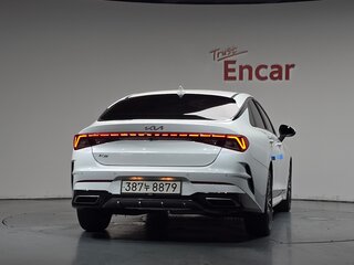 2022 Kia K5 LPi III, белый, 1740000 рублей, вид 4