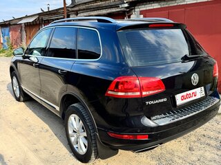 2011 Volkswagen Touareg II, чёрный, 2200000 рублей, вид 3
