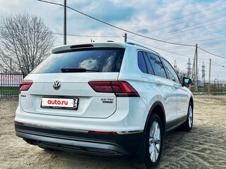 2017 Volkswagen Tiguan II, белый, 2390000 рублей, вид 2