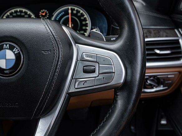 2017 BMW 7 серии 740e VI (G11/G12), белый - вид 19