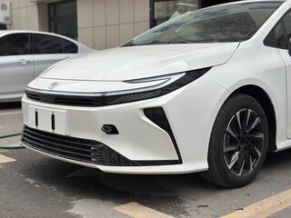 2026 Toyota Corolla XII (E210) Рестайлинг 2, белый, 2480000 рублей, вид 4