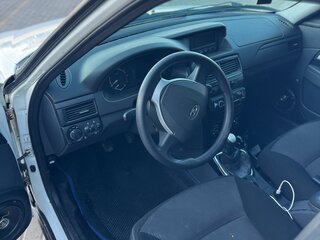 2014 Lada (ВАЗ) Priora I Рестайлинг, белый, 420000 рублей, вид 5