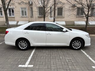 2013 Toyota Camry VII (XV50), белый, 1650000 рублей, вид 4