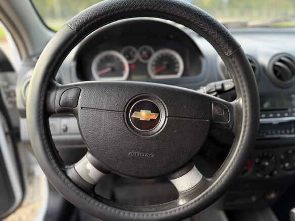 2010 Chevrolet Aveo I Рестайлинг, белый, 460000 рублей - вид 15