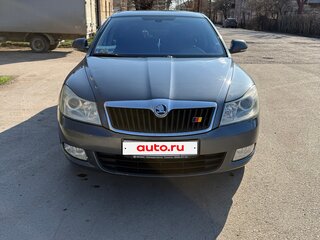 2013 Skoda Octavia II (A5) Рестайлинг, серый, 990000 рублей, вид 4