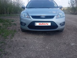 2010 Ford Focus II Рестайлинг, серебристый, 780000 рублей, вид 3