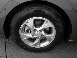 2022 Hyundai Avante VII, серый, 1680500 рублей, вид 5