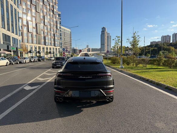 2025 Lamborghini Urus SE I Рестайлинг, чёрный - вид 12