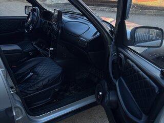 2015 Chevrolet Niva I Рестайлинг, серебристый, 500000 рублей, вид 5