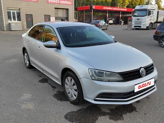 2015 Volkswagen Jetta VI Рестайлинг, серебристый, 650000 рублей, вид 3