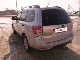 2011 Subaru Forester III Рестайлинг, серебристый, 1000000 рублей, вид 3