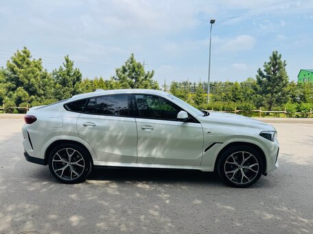 2021 BMW X6 30d III (G06), белый, 7990000 рублей, вид 5