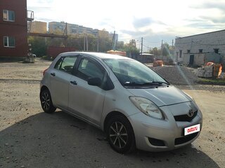 2008 Toyota Yaris II, серебристый, 525000 рублей, вид 3