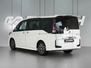 2017 Honda Stepwgn Spada V Рестайлинг, белый, 2345000 рублей, вид 2