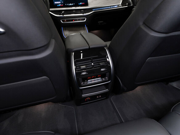 2024 BMW X7 40d I (G07) Рестайлинг, белый, 13600000 рублей - вид 22