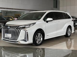 2024 Toyota Sienna IV, белый, 7000000 рублей, вид 1