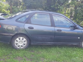 1994 Renault Laguna I, зелёный, 135000 рублей, вид 2