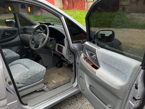 1998 Nissan Presage I, серый, 430000 рублей - вид 12