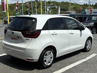 2023 Honda Fit IV Рестайлинг, белый, 1000000 рублей, вид 4