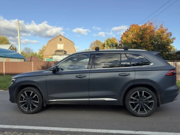 2024 Geely Monjaro I, серый, 3475000 рублей - вид 2