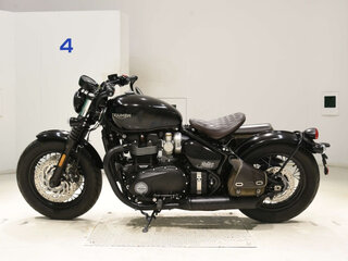 2020 Triumph Bonneville Bobber, чёрный, 1150000 рублей, вид 2