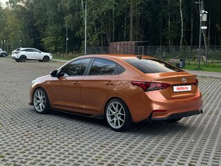 2018 Hyundai Solaris II, оранжевый, 1300000 рублей, вид 4