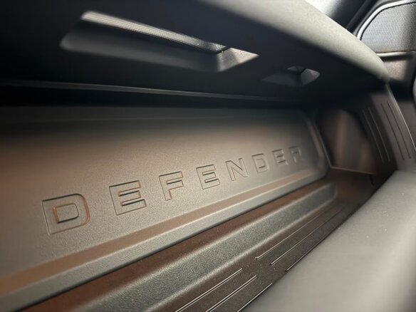 2026 Land Rover Defender 110 II, чёрный - вид 20
