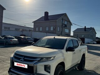 2020 Mitsubishi L200 V Рестайлинг, белый, 2700000 рублей, вид 1