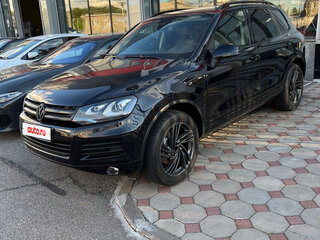 2013 Volkswagen Touareg II, чёрный, 2000000 рублей, вид 1
