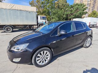 2010 Opel Astra J, чёрный, 420000 рублей, вид 3