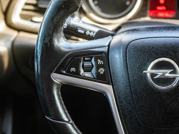 2013 Opel Astra J Рестайлинг, красный, 700000 рублей - вид 16