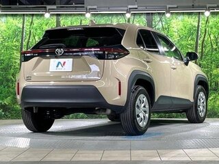 2023 Toyota Yaris Cross I, бежевый, 1430000 рублей, вид 2