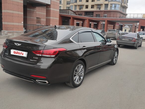2017 Genesis G80 I, коричневый, 2400000 рублей - вид 2