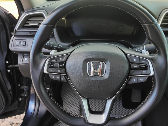 2018 Honda Insight III, серый, 1905000 рублей - вид 15