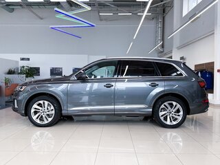 2020 Audi Q7 45 TFSI II (4M) Рестайлинг, серый, 4990000 рублей, вид 4