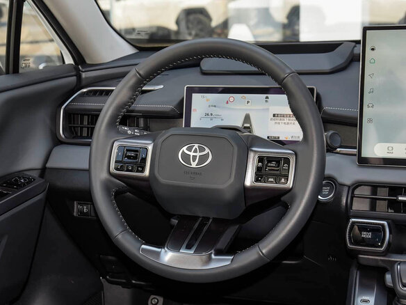 2026 Toyota Wildlander II, чёрный, 3950000 рублей - вид 8