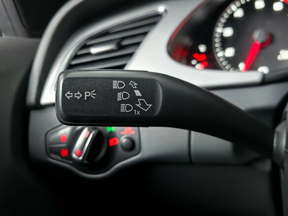 2011 Audi A4 IV (B8), красный, 909000 рублей - вид 13