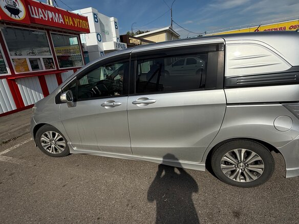 2012 Honda Freed Spike I Рестайлинг, серый, 1000000 рублей - вид 3