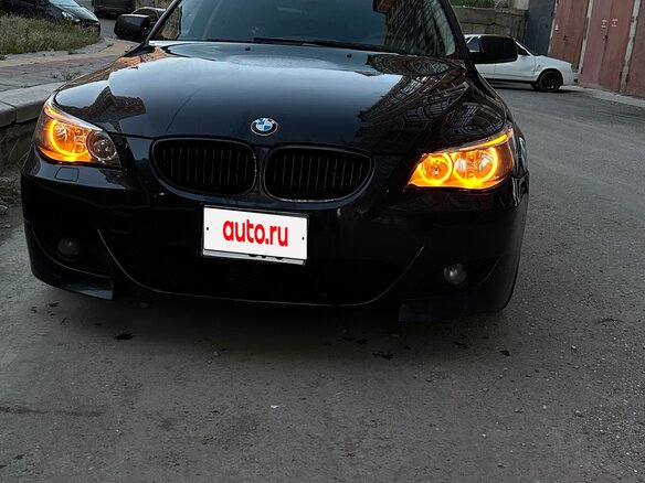 2003 BMW 5 серии 525i V (E60/E61), чёрный, 650000 рублей