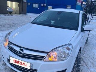 2011 Opel Astra H Рестайлинг, белый, 580000 рублей, вид 5